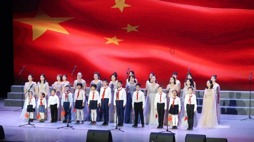 《你是我的荣耀》剧透，“乔晶晶”造型甜美，“于途”神秘感十足